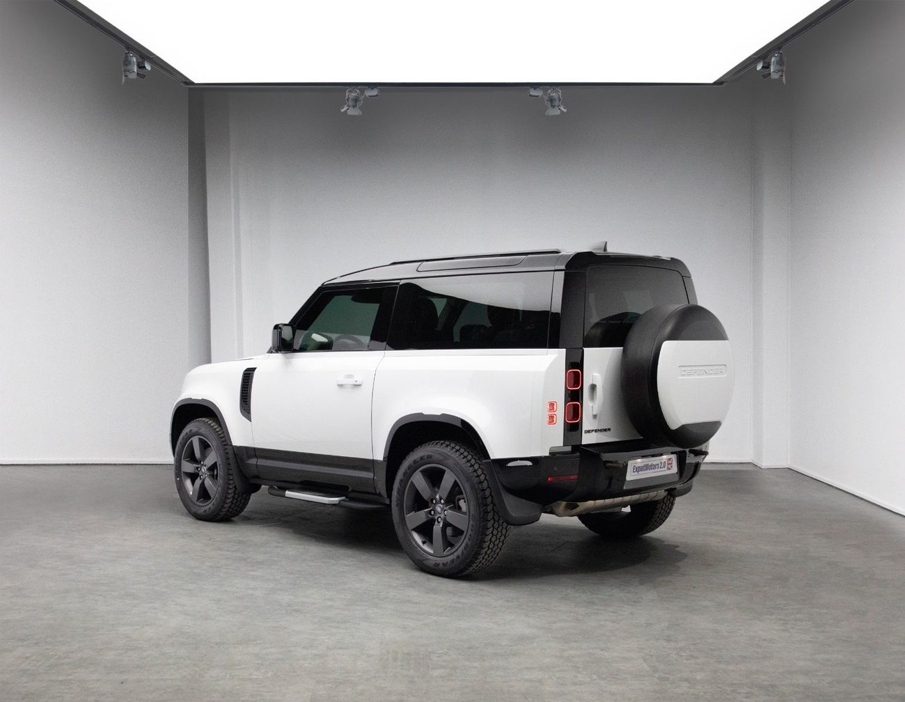 Land Rover Defender P300 90 X-Dynamic SE 2.0L (5 Seater)