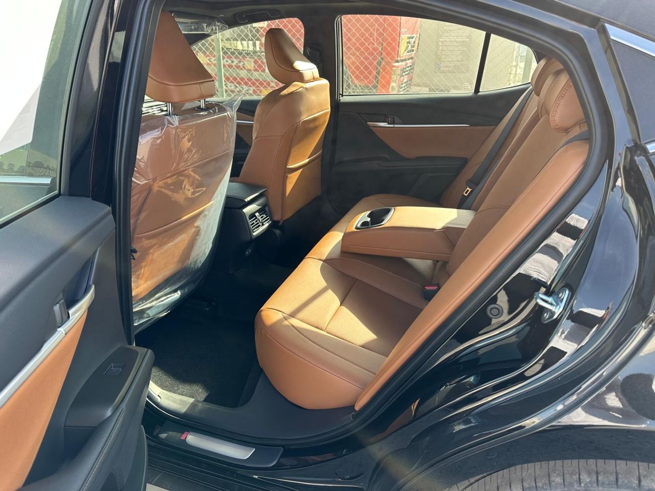 تويوتا كامري 2.5 GLE - PETROL - RADAR - JBL- ELECTRIC SEAT - MONITOR - MODEL 2026