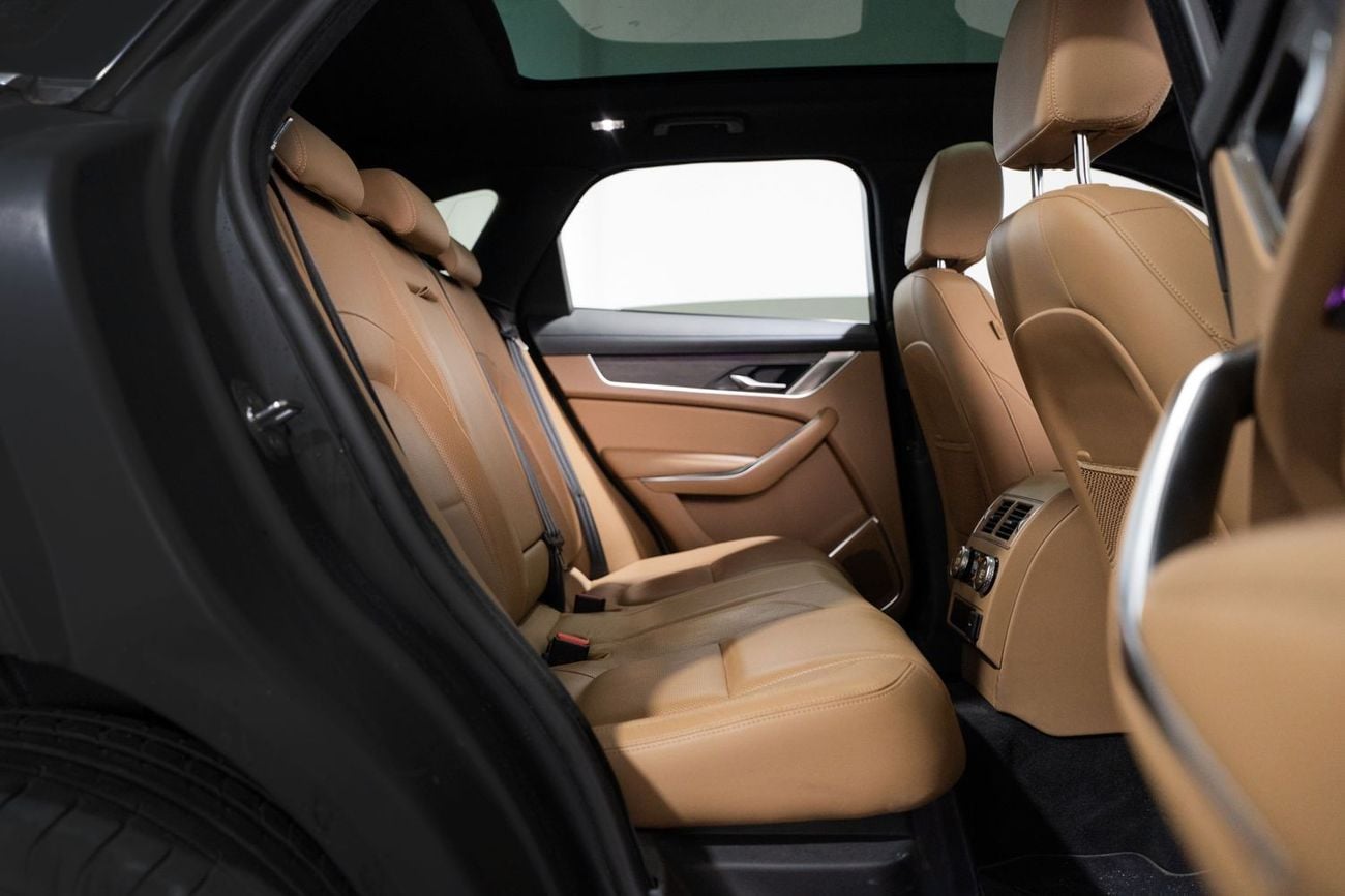 Jaguar F Pace Std 2.0L