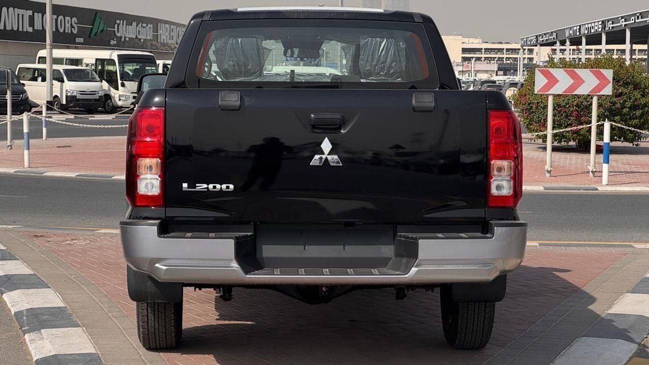 Mitsubishi L200 2.4L PETROL 4X4 | DCABIN | 5 MT | MID-LINE