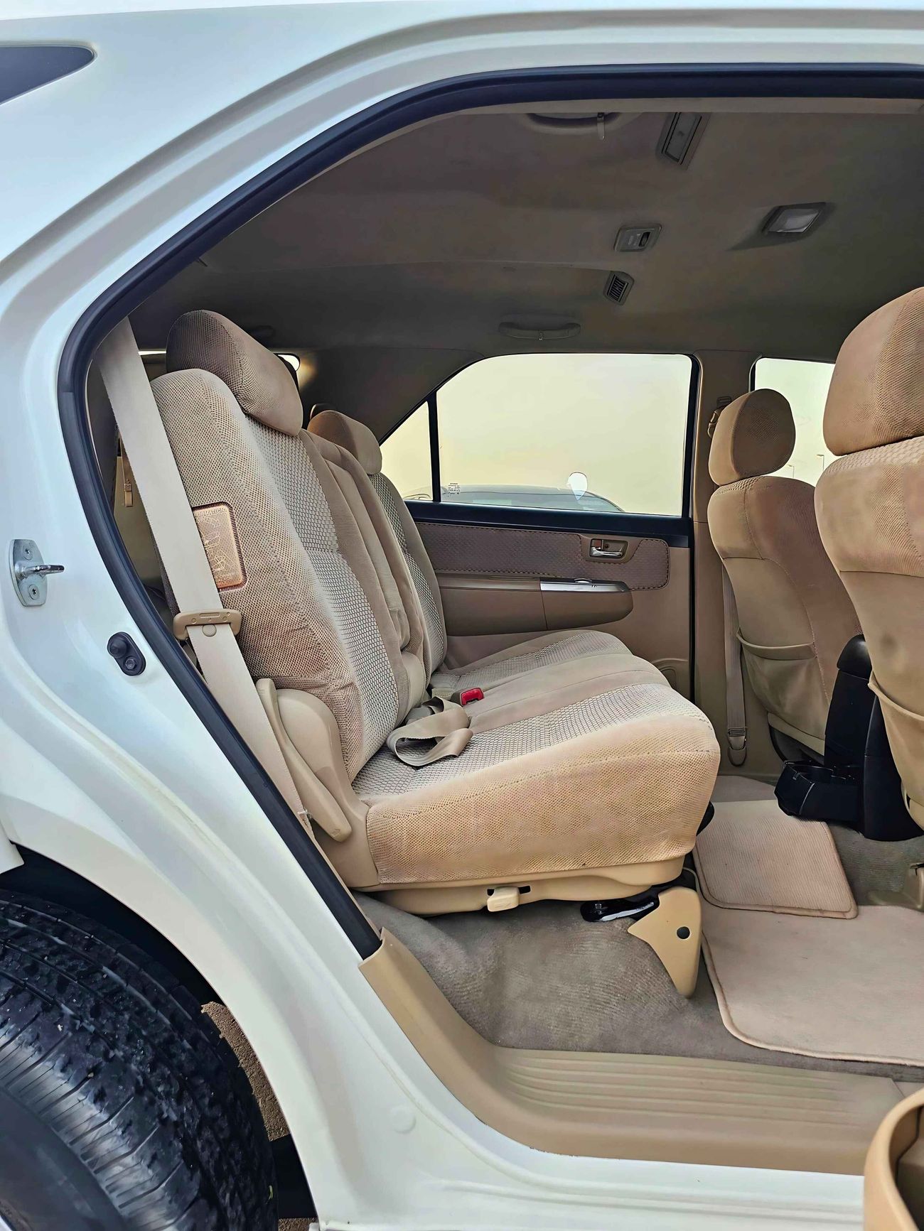 Toyota Fortuner EXR/ V4 2.7L/ 4WD GCC/ CLEAN CONDITION/ EXPORT ONLY / LOT#64417