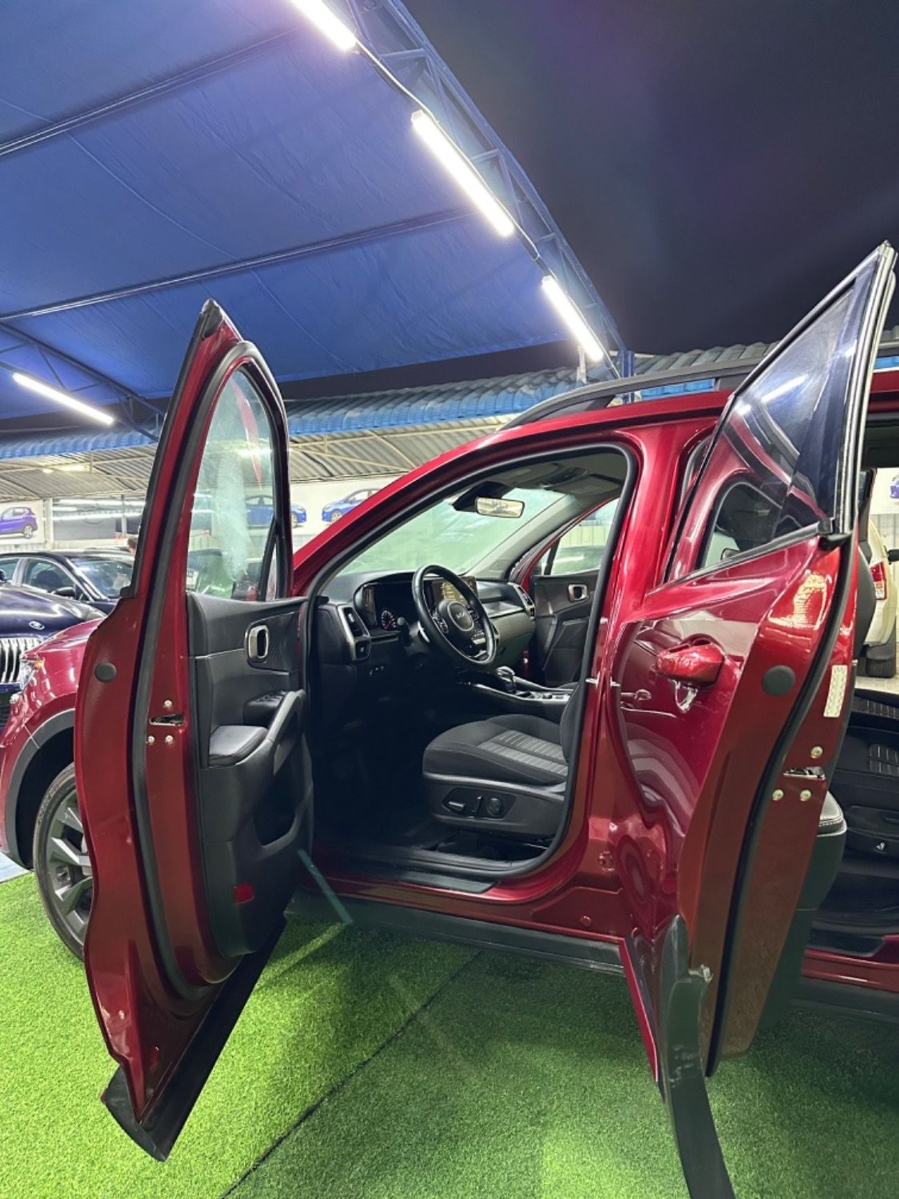 Kia Sorento the car is in excellent condition from the twenty-first year with an engine capacity of 2.5 Turbo 4w