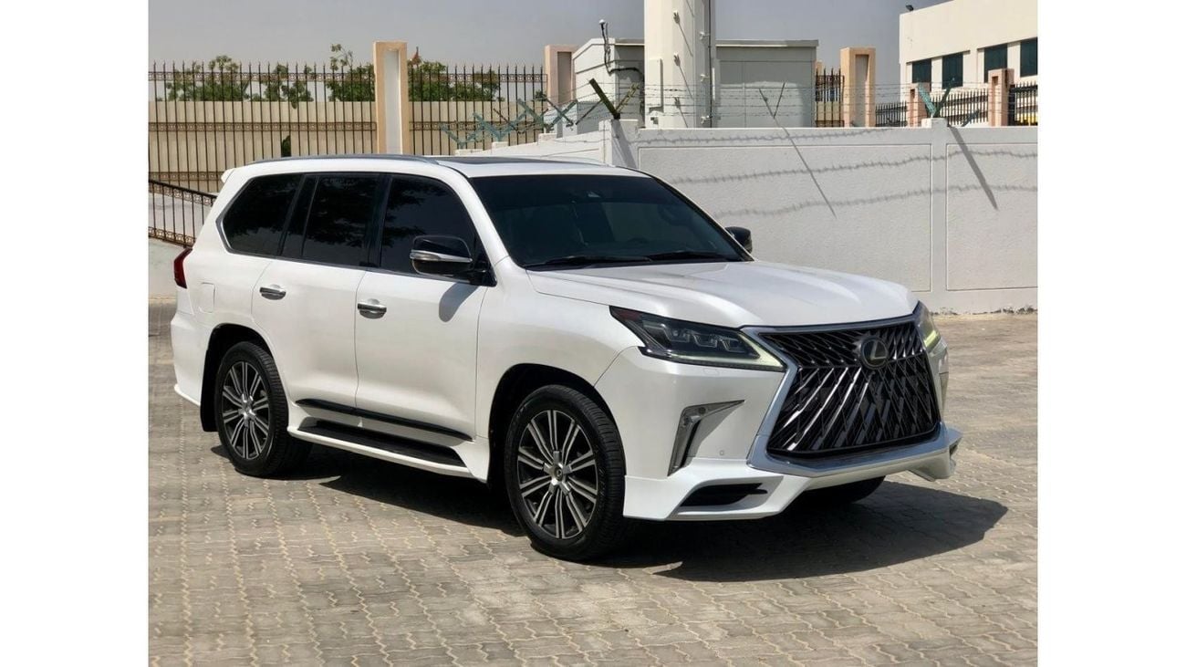 Lexus LX 570 Signature Black Edition LX570 SIGNAITUR 2018 (صبغ وكاله بدون حوادث) ,Free accident ،٪؜ Original pain