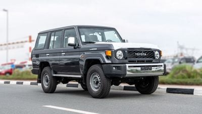 تويوتا لاند كروزر 70 Toyota Land Cruiser LC76 4.0L AT Petrol (Grey-Brown) Basic
