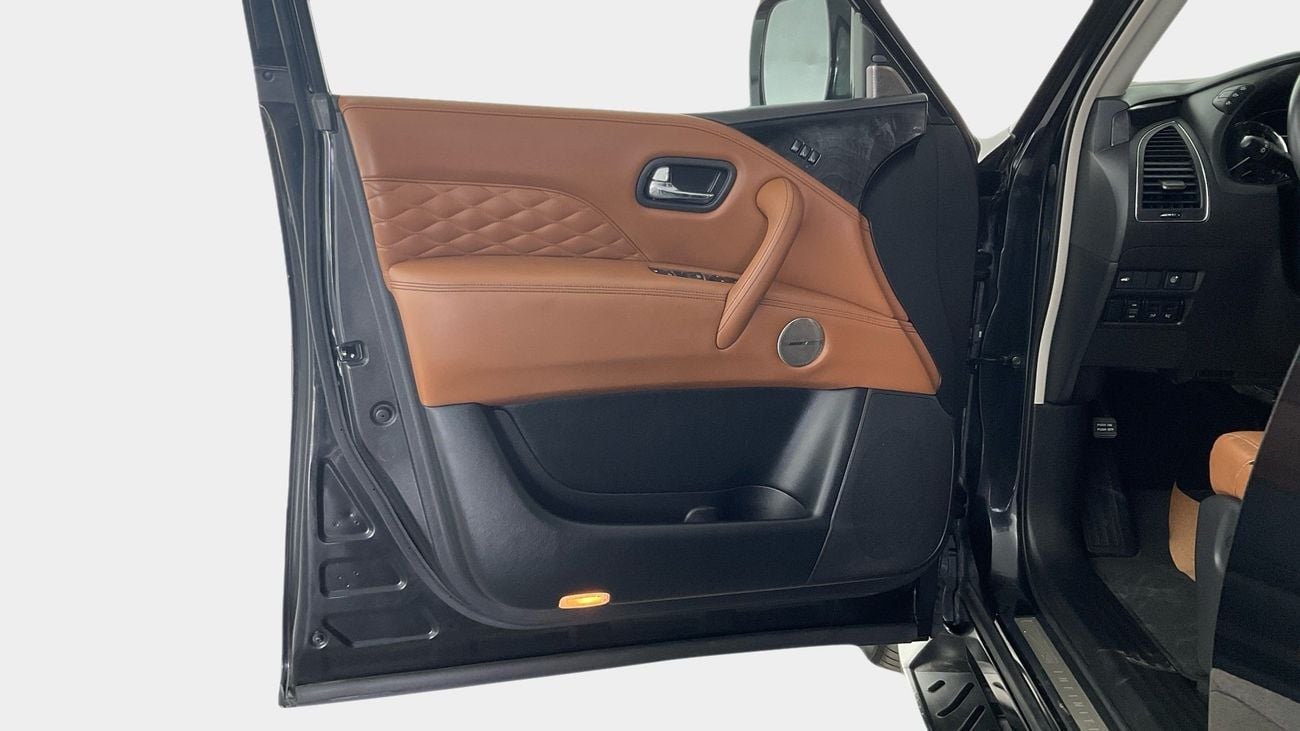 Infiniti QX80 5.6 SENSORY PRO AT 4WD 8 SEATS BLACK EDT | Guaranteed Warranty | 0 Down Payment