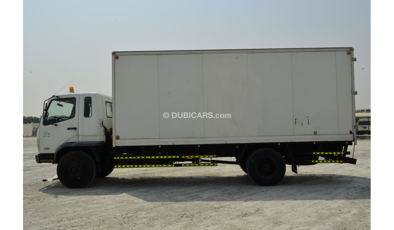 Mitsubishi Fuso Canter 10 Ton Tuck with Insulated Box
