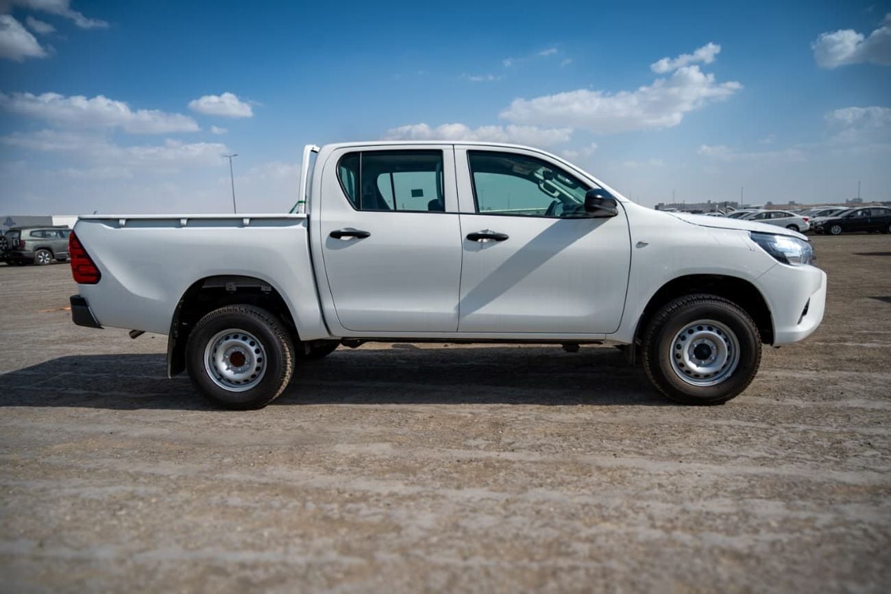 تويوتا هيلوكس SGLX 2.4GD | Manual | Diesel | Pickup Truck | Four Wheel Drive | 5 Seats | 4 Door