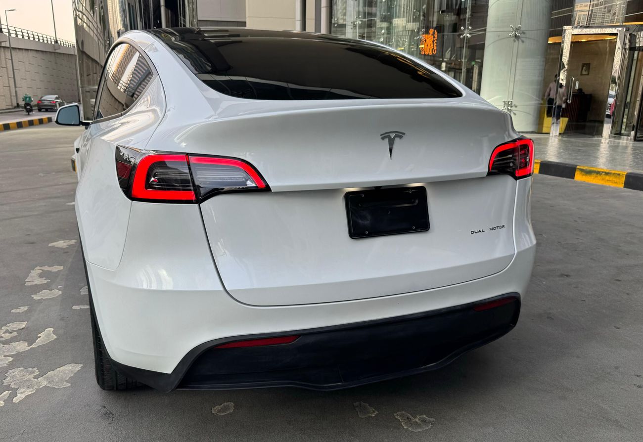 Tesla Model Y Long Range AWD AMERICAN SPECS
