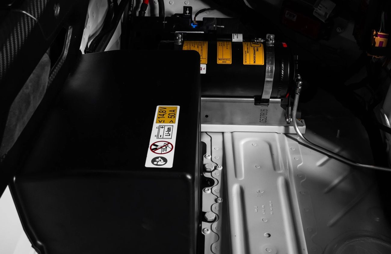 Porsche 911 3.8L F-6 Twin-Turbocharged Engine