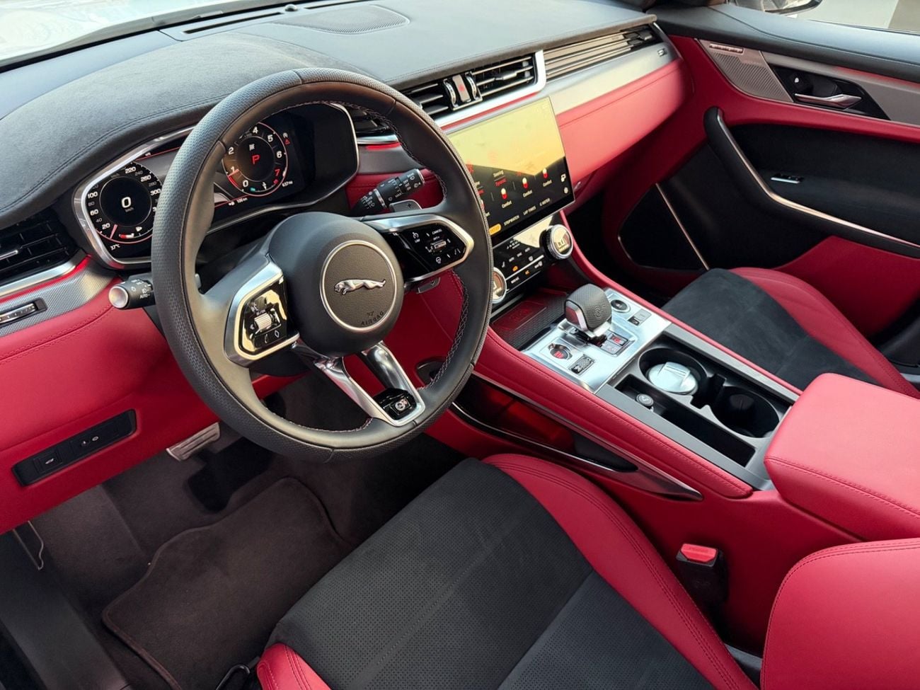 جاكوار F بيس SVR | 2024 | Brand New | GCC Specs | AlTayer warranty till 2031