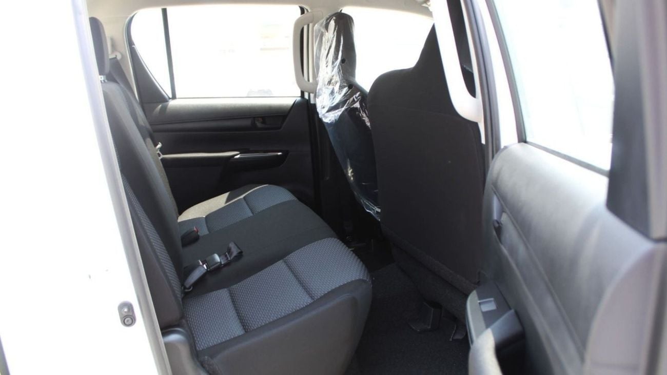 Toyota Hilux TOYOTA  HILUX 2.7L MT BASIC GCC