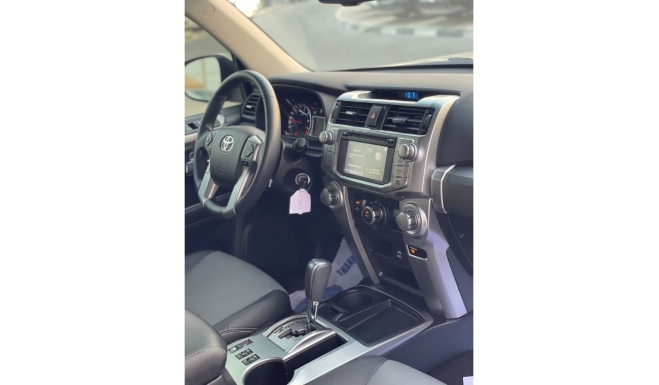 تويوتا 4Runner 2018 Toyota 4Runner SR5 Premium -7 Seater - 4L V6 - UAE PASS