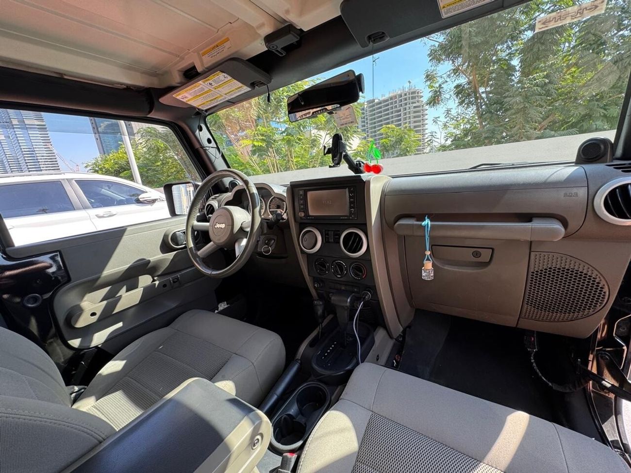 Jeep Wrangler Sahara 3.6L A/T