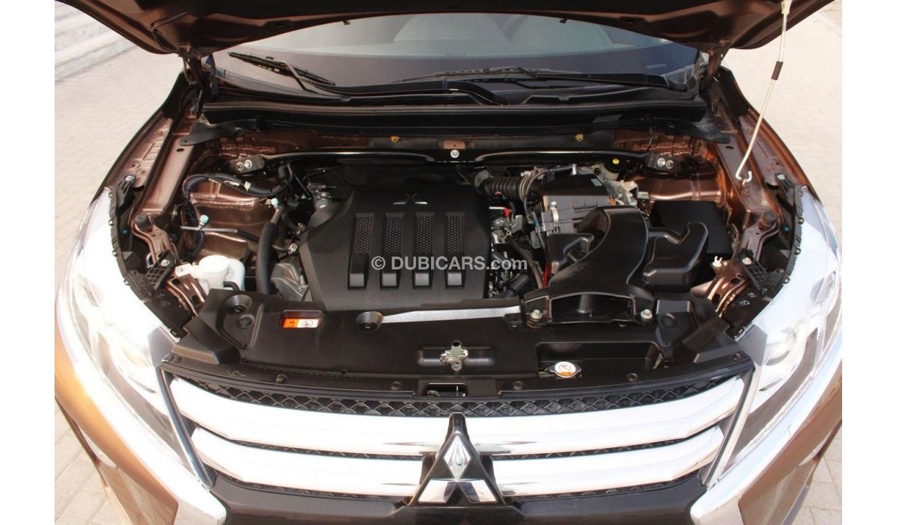 ميتسوبيشي إكلبس كروس GLS متوسط ميتسوبيشي إكلبس كروس 2018 خليجي بحالة ممتازة