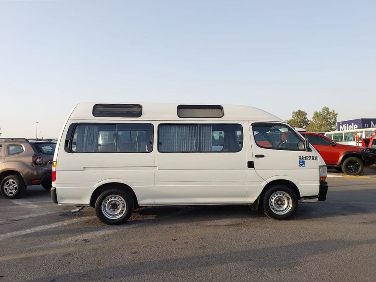 Toyota Hiace TOYOTA HIACE VAN RHD 2000 MODEL 3.0 L DIESEL AUTOMATIC(PM02372)
