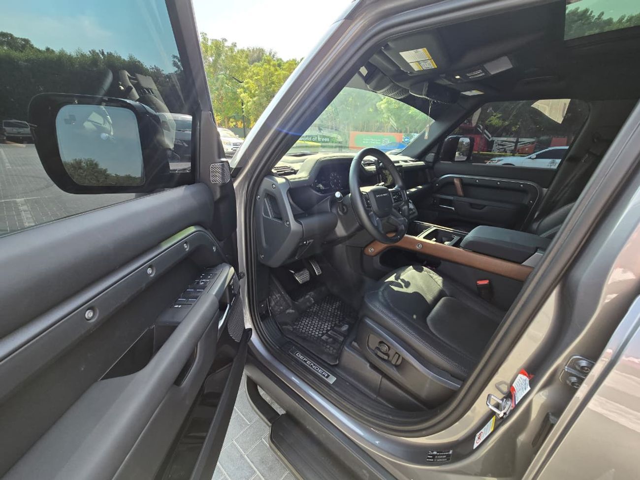 لاند روفر ديفندر P400 110 X-Dynamic HSE 3.0L (5 Seater)