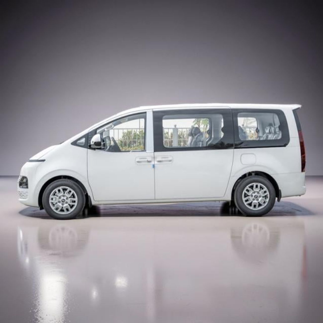 Hyundai Staria Hyundai Staria 11-seater is a spacious, 3.5L petrol automatic