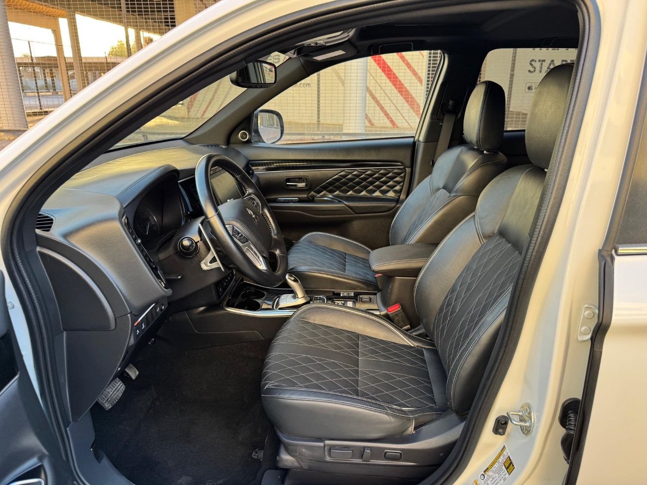 ميتسوبيشي آوتلاندر 2021 PHV PLUG IN HYBRID 2.4 FULL OPTION CANADA SPEC