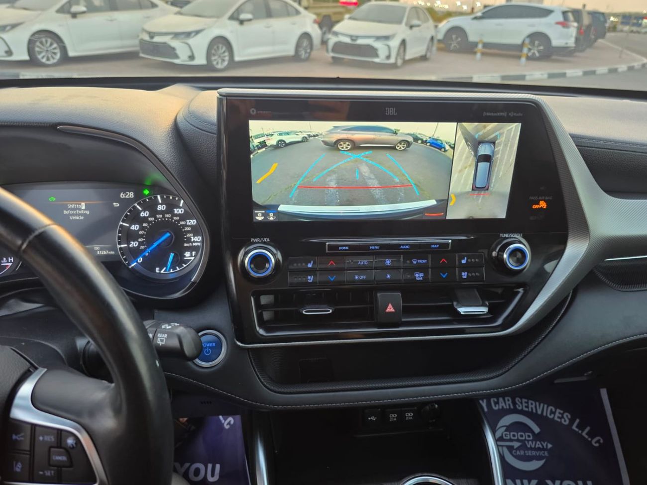 تويوتا هايلاندر 2.5L Hybrid Platinum