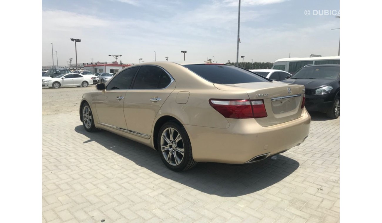 Lexus LS460 لكزس LS460 بحالة نظيفة نصف الترا 2007 وارد