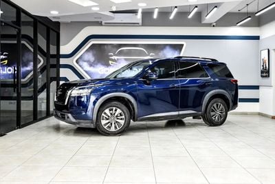 نيسان باثفايندر SV 3.5L AWD (7 Seater)