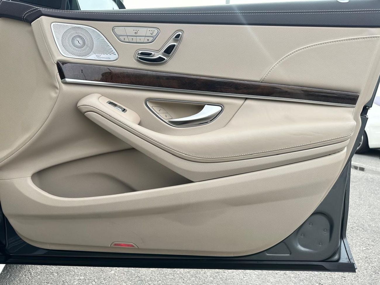 مرسيدس بنز S 560 