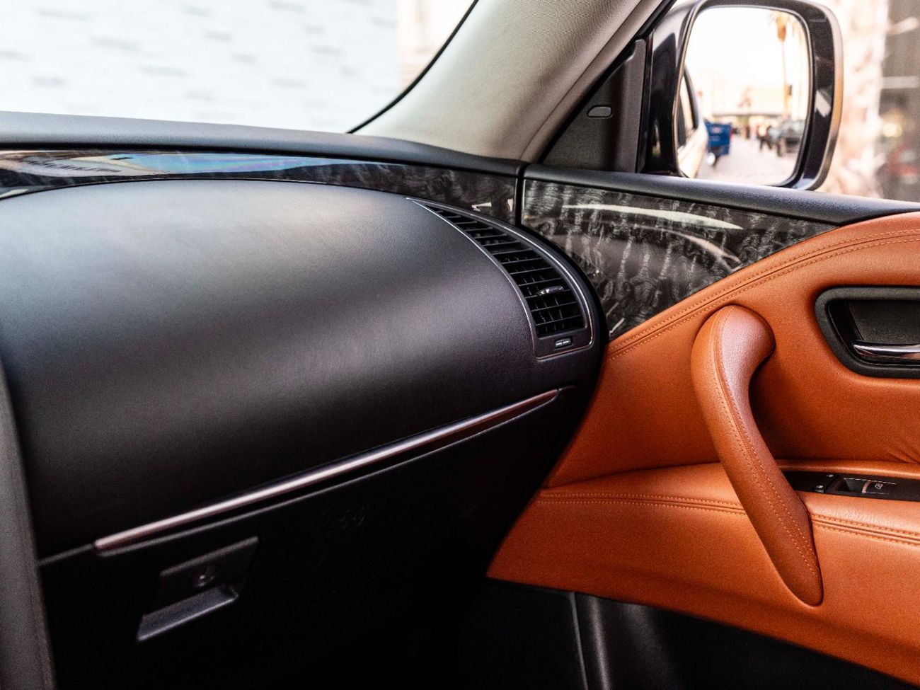 Nissan Patrol LE Titanium 5.6L