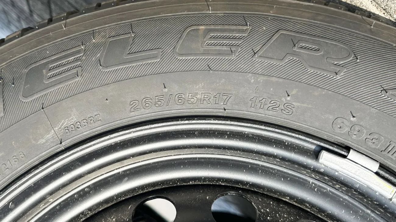 تويوتا هيلوكس Toyota/HILUX P DC 4WD/2.7L STANDARD 5MT