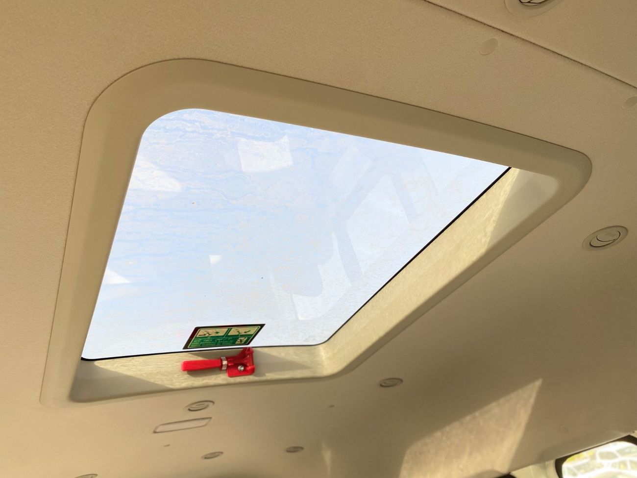 تويوتا هاياس DLS -High Roof Commuter 2.8L A/T