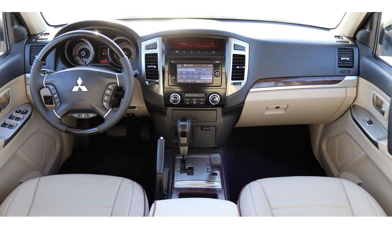 Mitsubishi Pajero ACCIDENTS FREE - GCC - MID OPTION - ENGINE 3.0 - PERFECT CONDITION INSIDE OUT