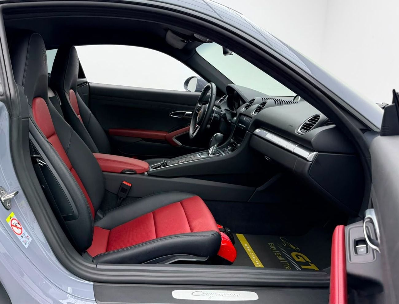 بورش كايمان 718 STD 2025 Porsche 718 Cayman, 2029 Porsche Warranty, Full Porsche Service History, Low Km, GCC