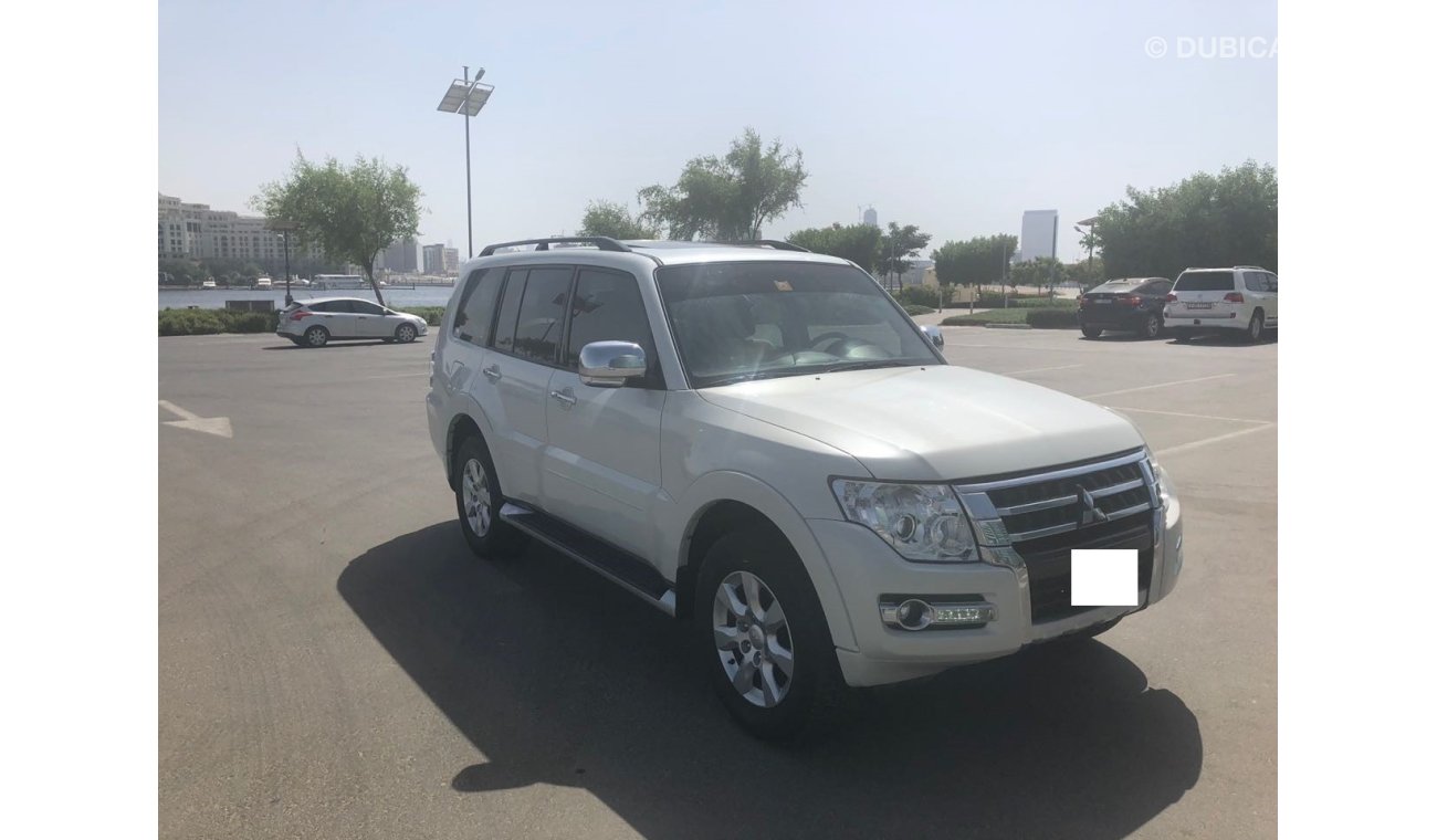 Mitsubishi Pajero GCC EMI 1030X60 , 0% DOWN PAYMENT,MINT CONDITION ,SUNROOF