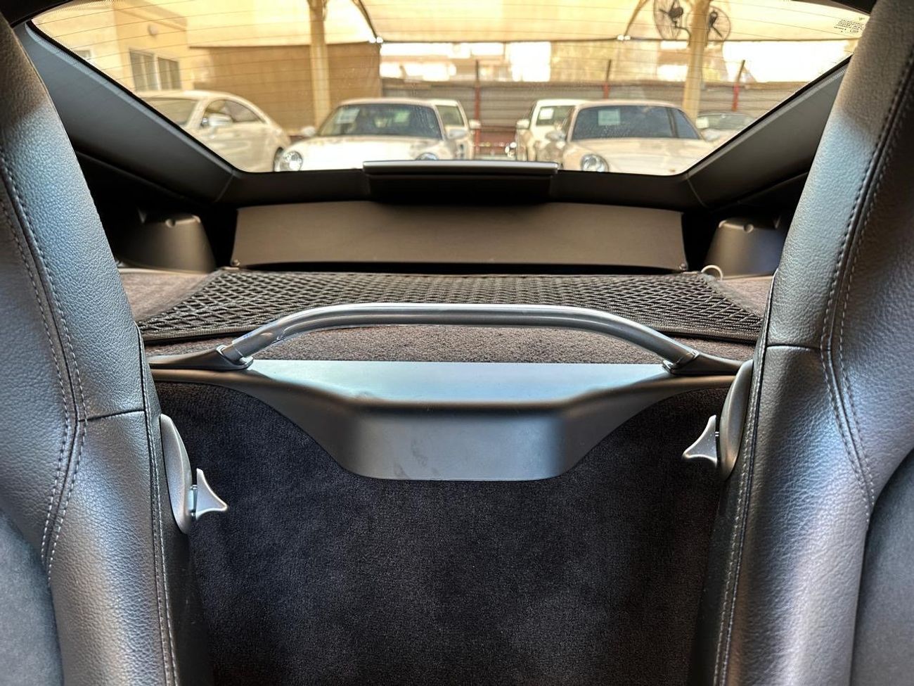 بورش كايمان PORSCHE CAYMAN S 2008 3.4L | 6F MANUAL TRANSMISSION | FULL SERVICE HISTORY | SPORTS CHRONO PACKAGE