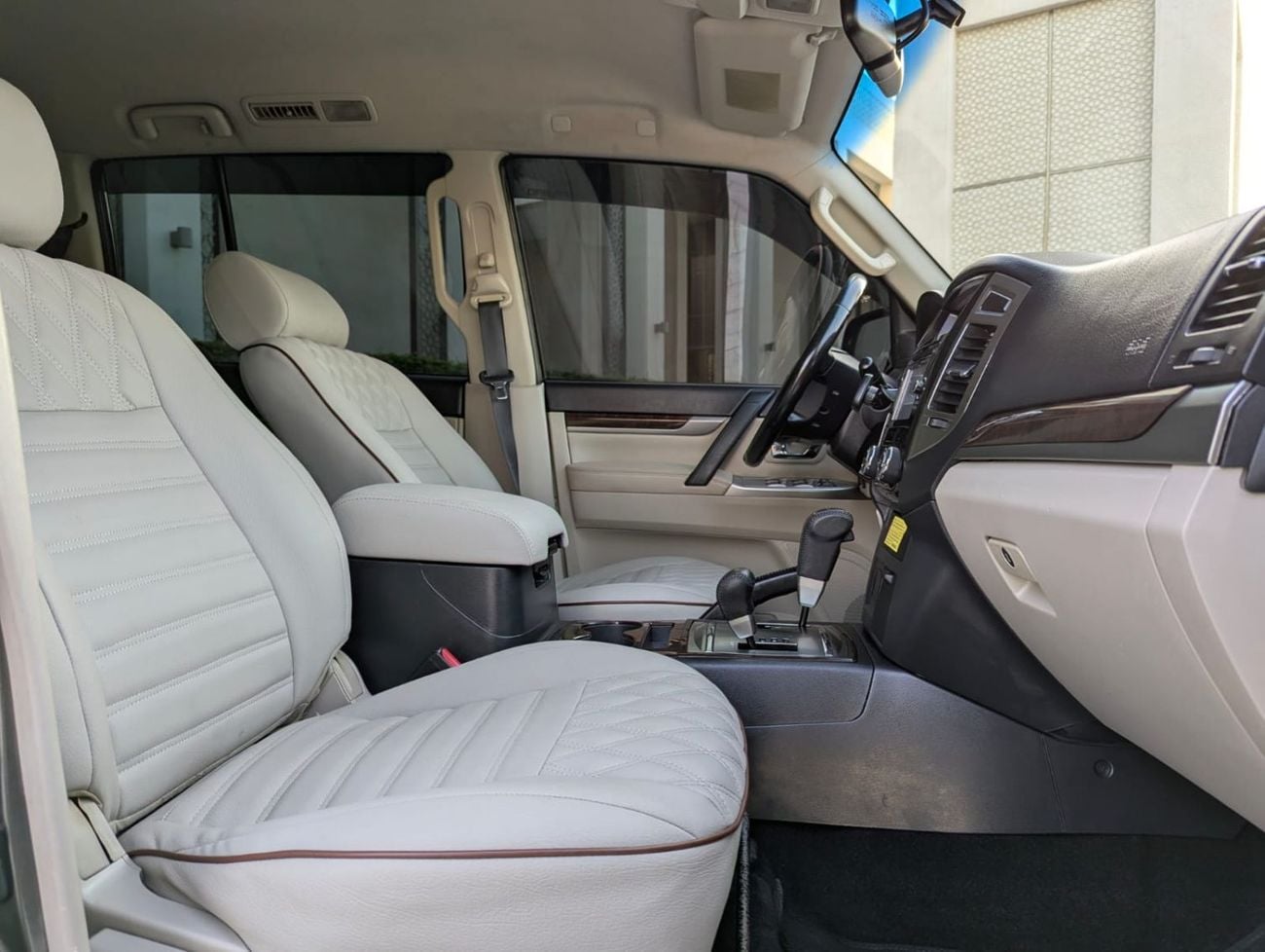 Mitsubishi Pajero Mitsubishi Pajero 2017 grey LHD Petro engine