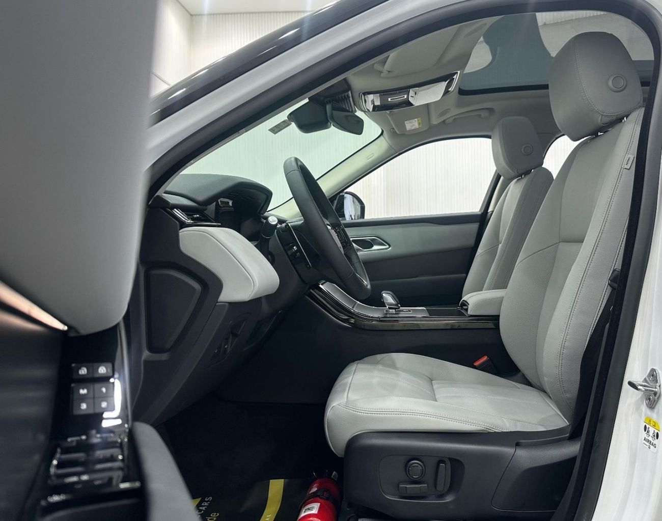 Land Rover Range Rover Velar Dynamic SE P250 2.0L 2025 Range Rover Velar P250 Dynamic SE, Range Rover Warranty + Service Pack, Ve