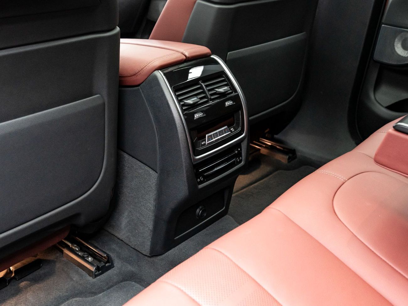 BMW X6 40i M Sport 3.0L 2022 BMW X6 xDrive40i, 2026 BMW Warranty, 2028 BMW Service Contract, Low KMs, GCC