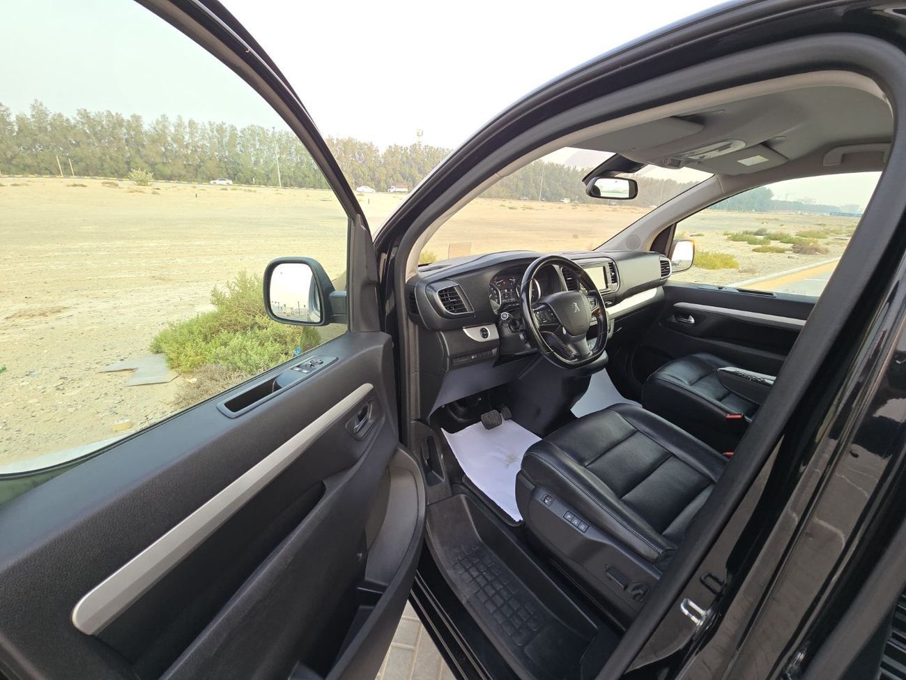 Peugeot Traveller PEUGEOT TRAVELLER VIP DIESEL 2020 2KEYS // FULL OPITION // ORGINAL PAINT