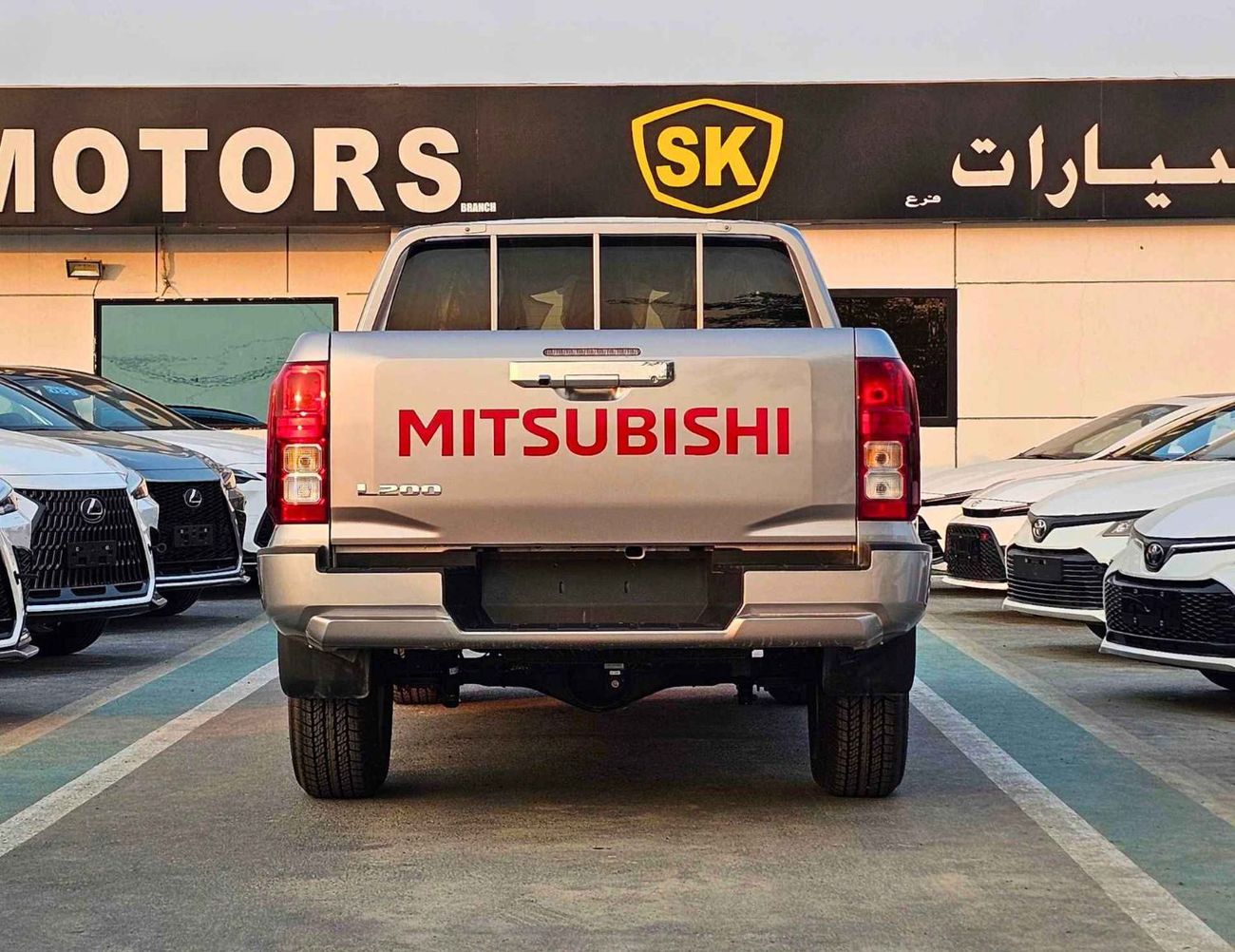 ميتسوبيشي L200 GLX / DOUBLE CABIN / 2.4L V4 PETROL / DVD CAMERA / ALLOY RIMS (CODE # GLXP)