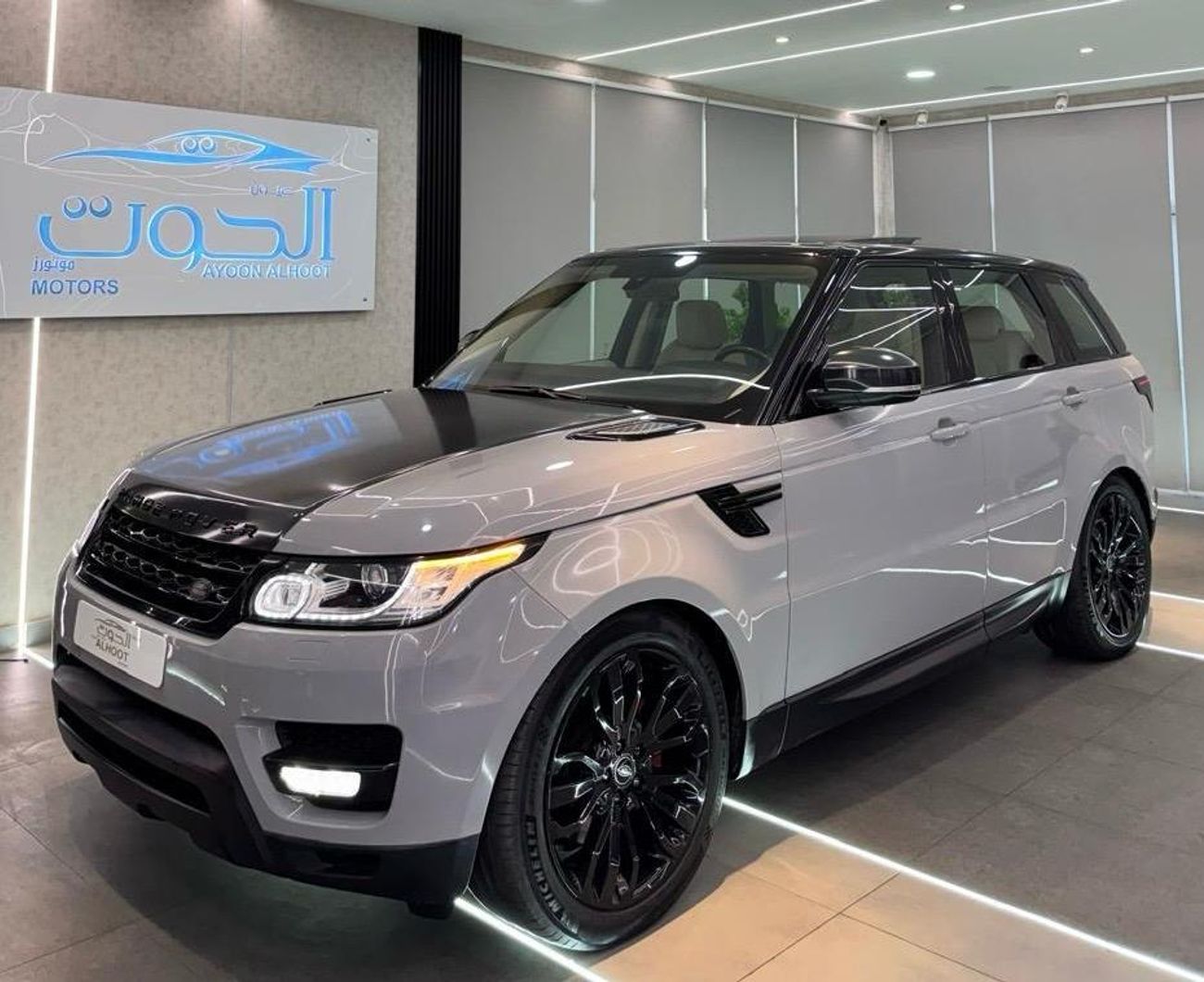 Land Rover Range Rover Sport Supercharged 5.0L ICONIC RANGE ROVER SPORT || STYLISH AND VERSATILE || GCC || PERFECT CONDITIONS ||