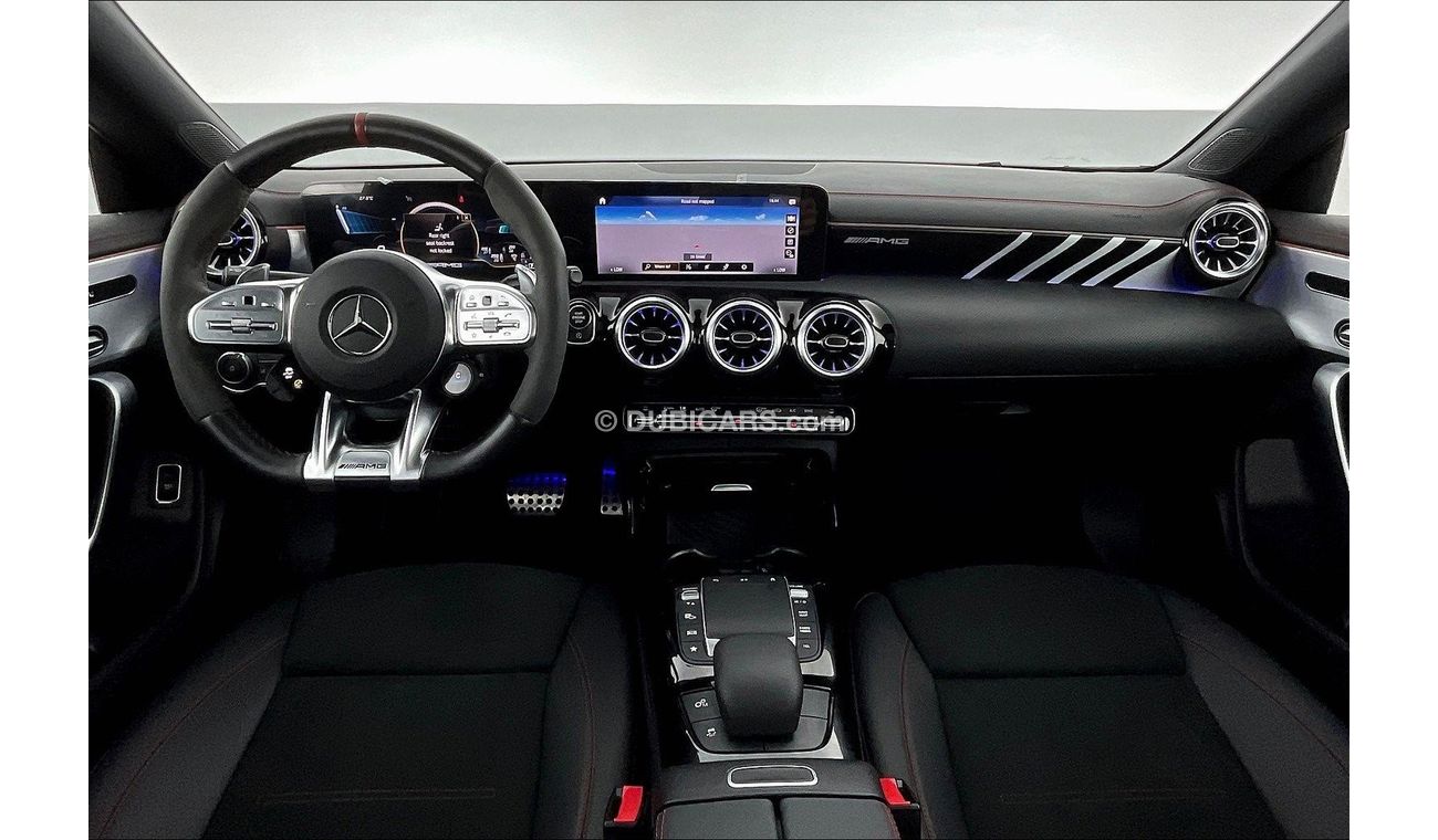 Mercedes-Benz CLA 35 AMG Premium +