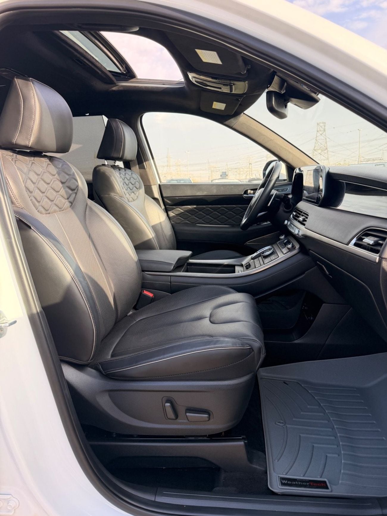 Hyundai Palisade Calligraphy 3.8L / panoramic, 360 camera // head up display full option