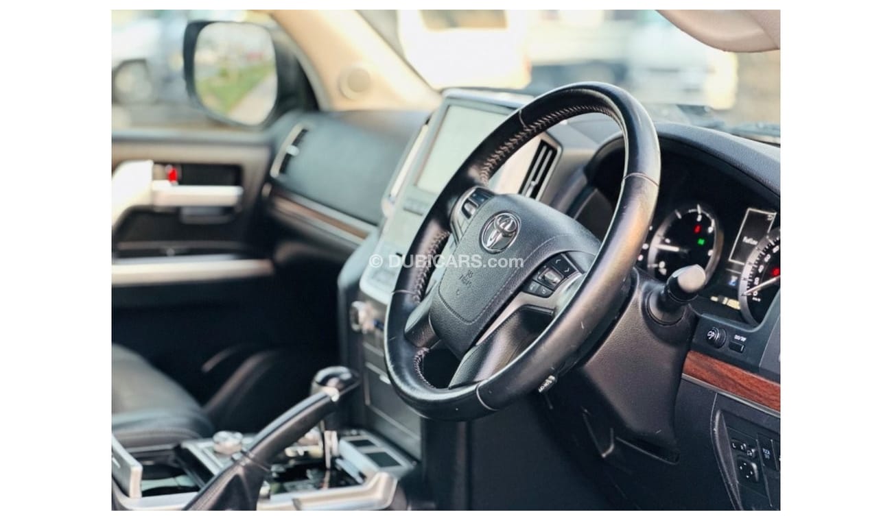 Toyota Land Cruiser VXR