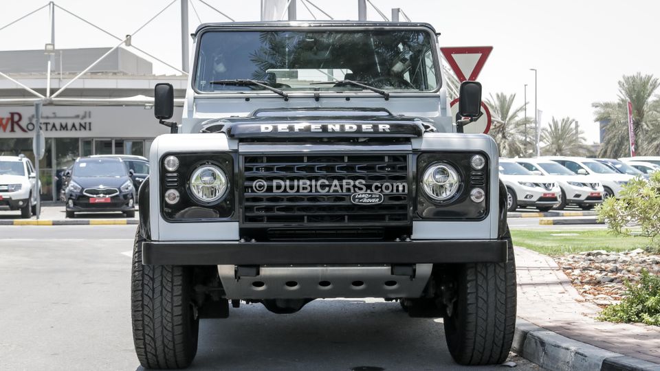 Land Rover Defender for sale AED 199,900. White, 2016