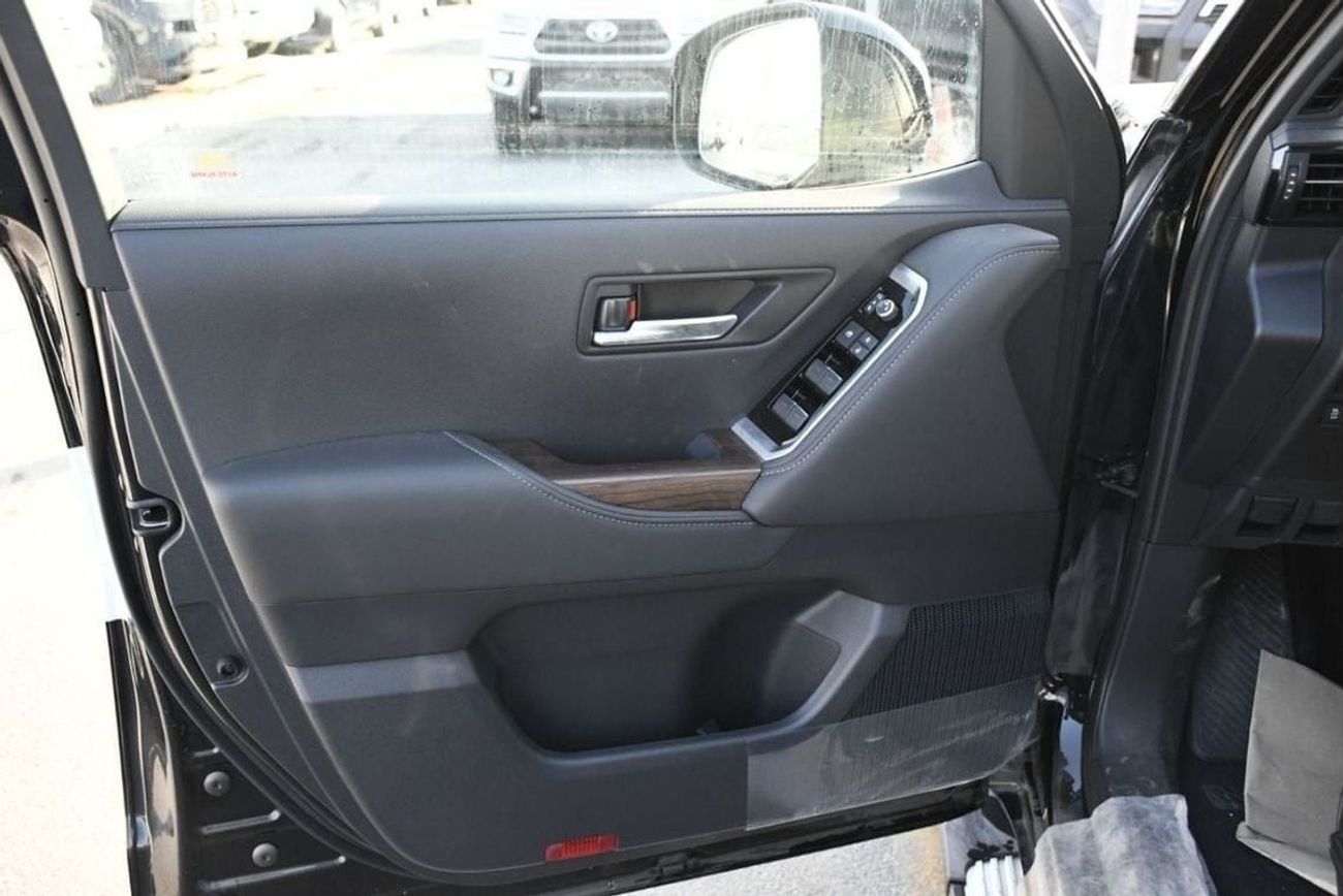 تويوتا لاند كروزر LC300 4.0 GXR WITH LEATHER AND POWER SEATS