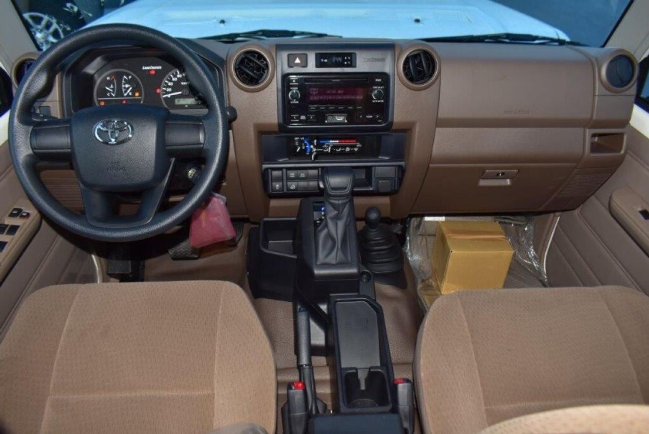 تويوتا لاند كروزر بيك آب 79 Double Cab 2.8L Turbo Diesel 4WD Automatic
