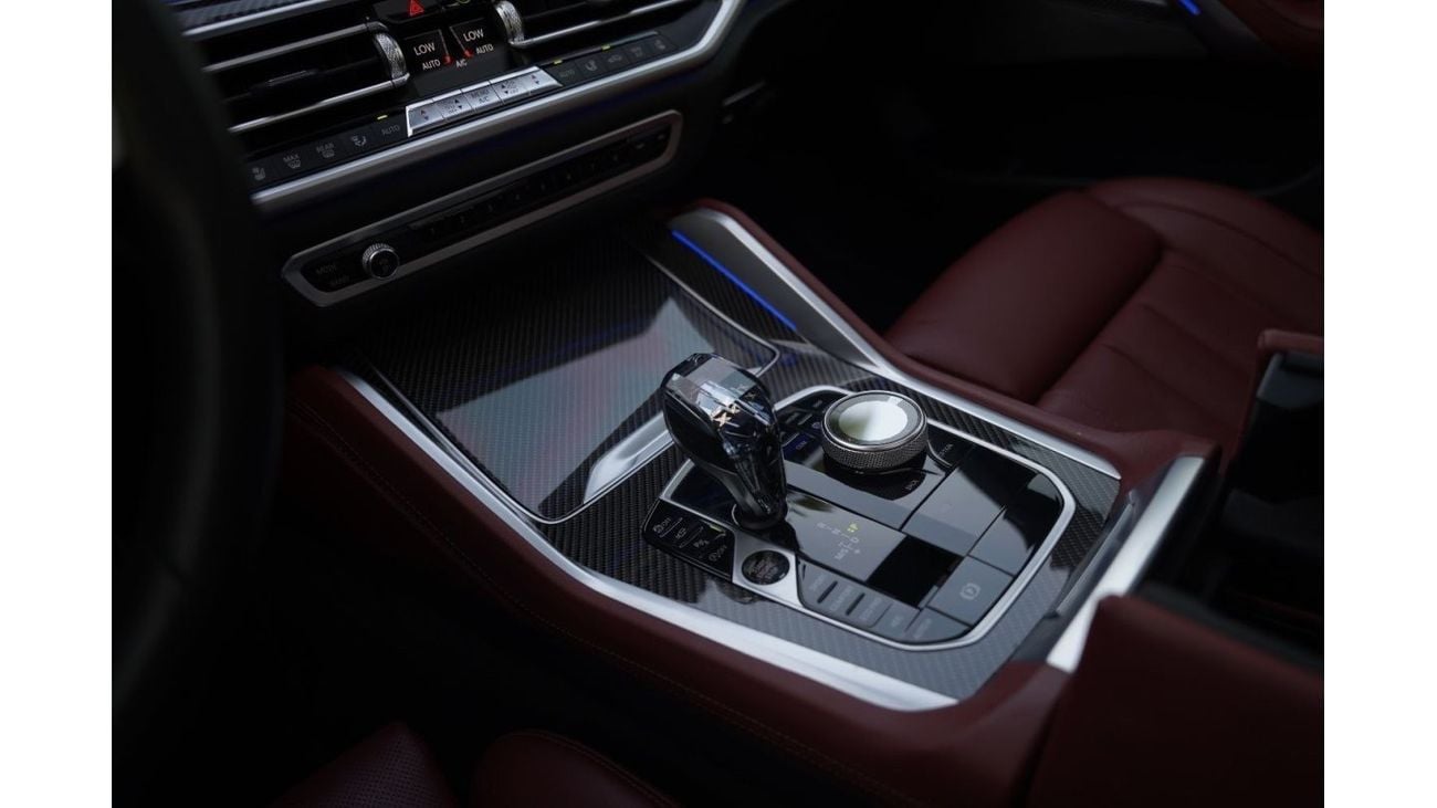 BMW X6M 2022 BMW X6 X-Drive 50i 4.4L GCC V8 M-Kit Carbon Fiber