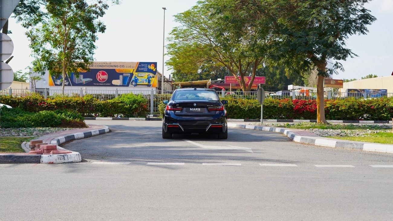 بي أم دبليو i3 2025 BMW i3 eDrive40L Night Sport | 84 kWh | 335 Hp | Range (592 Km) | Warranty & Service