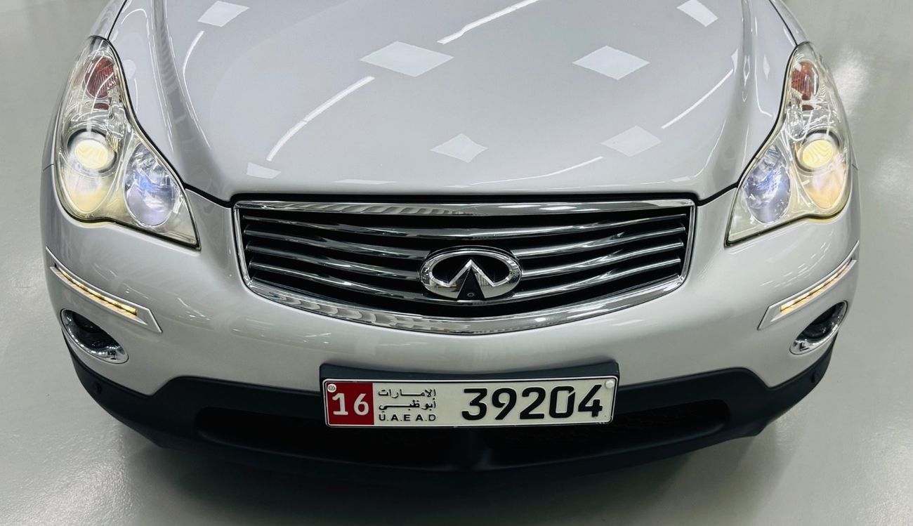 إنفينيتي QX50 Luxury 3.7L 4WD