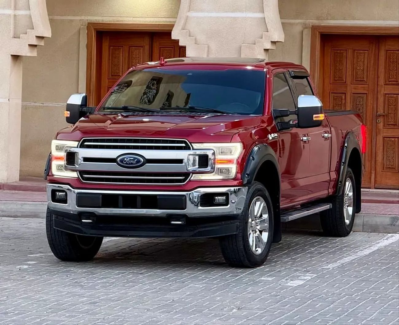 Ford F-150 LARIAT SUPER LUX+SPORTS PK | Canadian Specs فورد فل اوبشن بحالة ممتازة