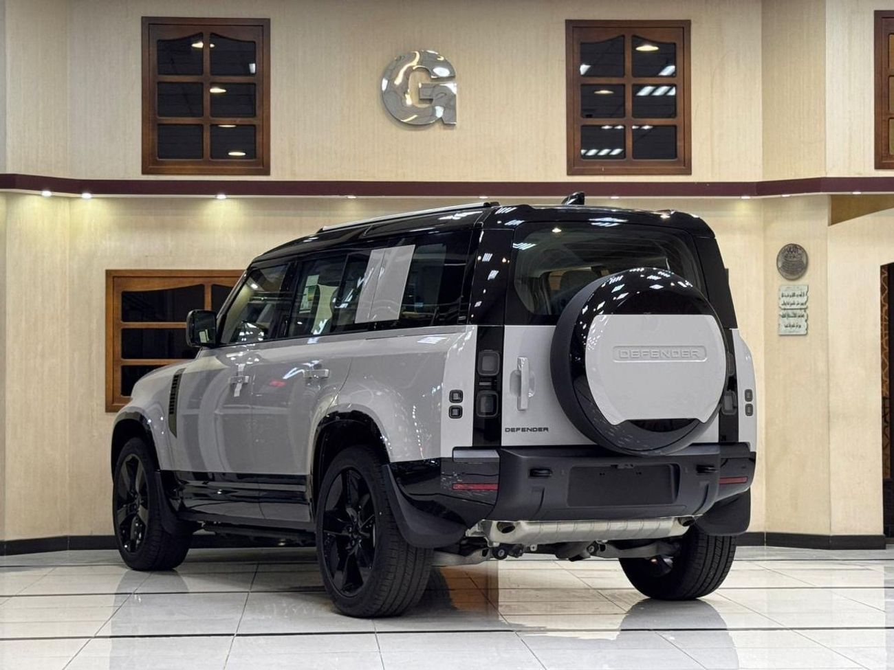 لاند روفر ديفندر  DEFENDER X DAYNAMIC HSE P 400